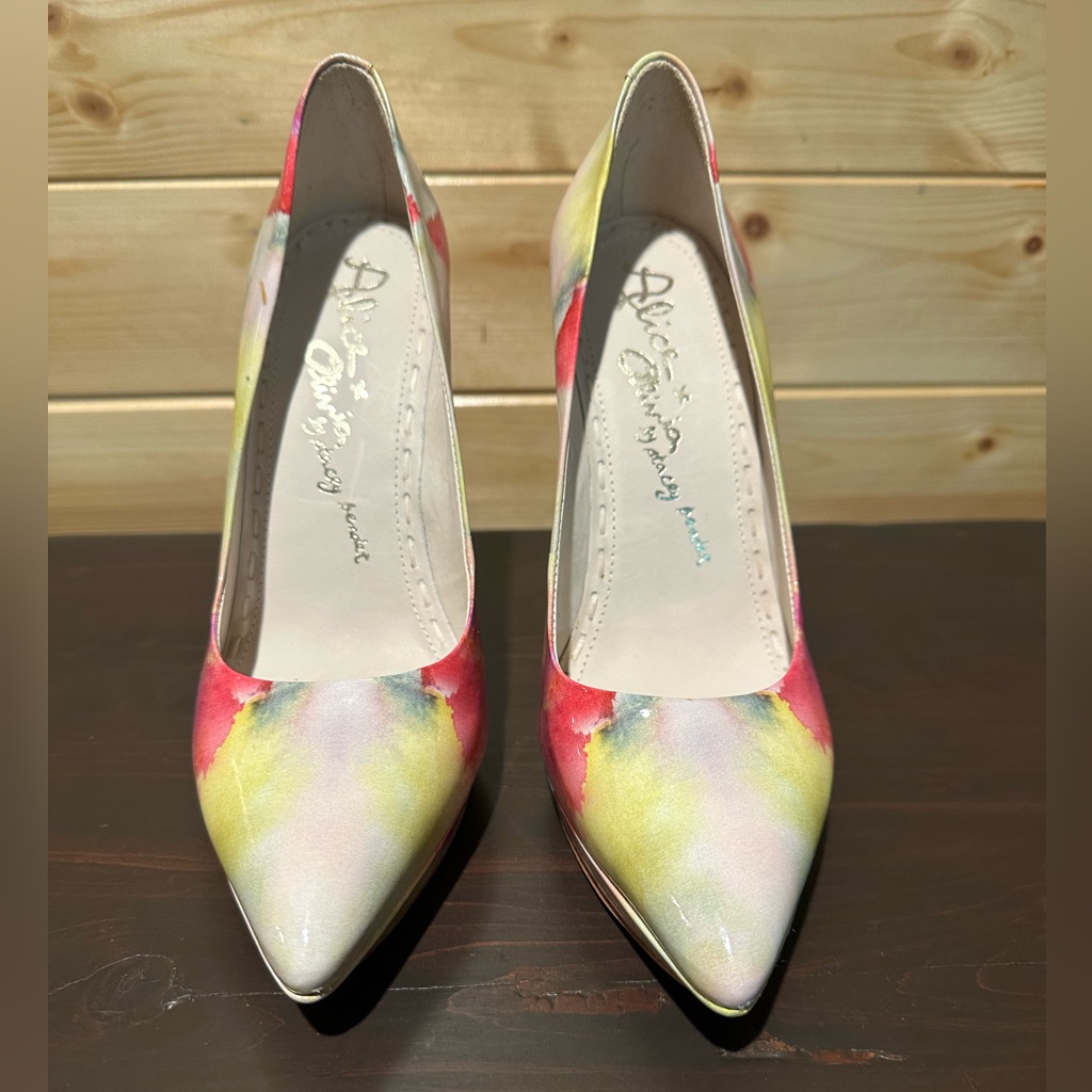Bnwot Alice & Olivia Watercolor Patent Leather Pumps Size 35 1/2